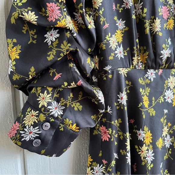 Cinq à Sept Jacey Floating Daisies Shirtdress High Low in Black Multi Size 8 - Picture 9 of 12